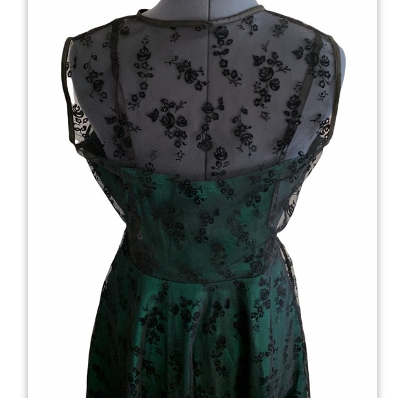 ❌SOLD❌Voodoo Vixen Emerald Dress - Picture 11 of 14